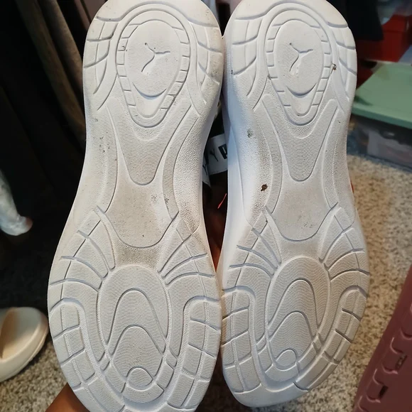 Puma Black and White Sandals - Picture 5 of 5